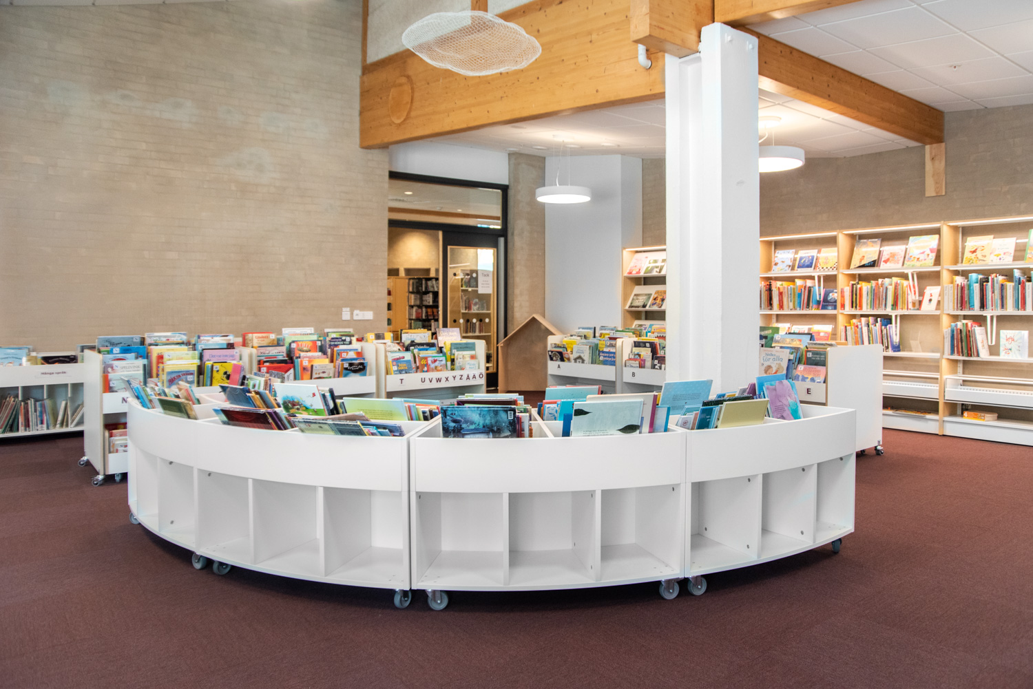 Sara Round pretenboekenbak